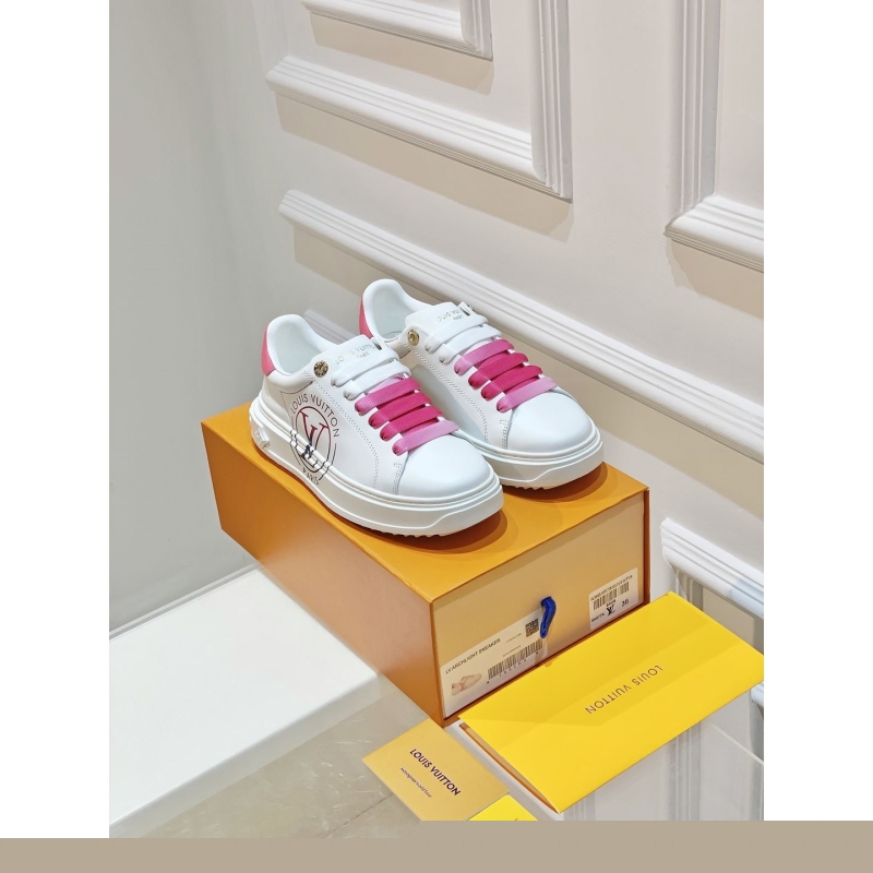 l**is V*t*n sneakers